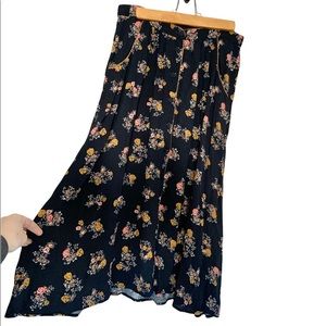 Sessun flowy hippy gypsy skirt in woman’s size small w/ pockets